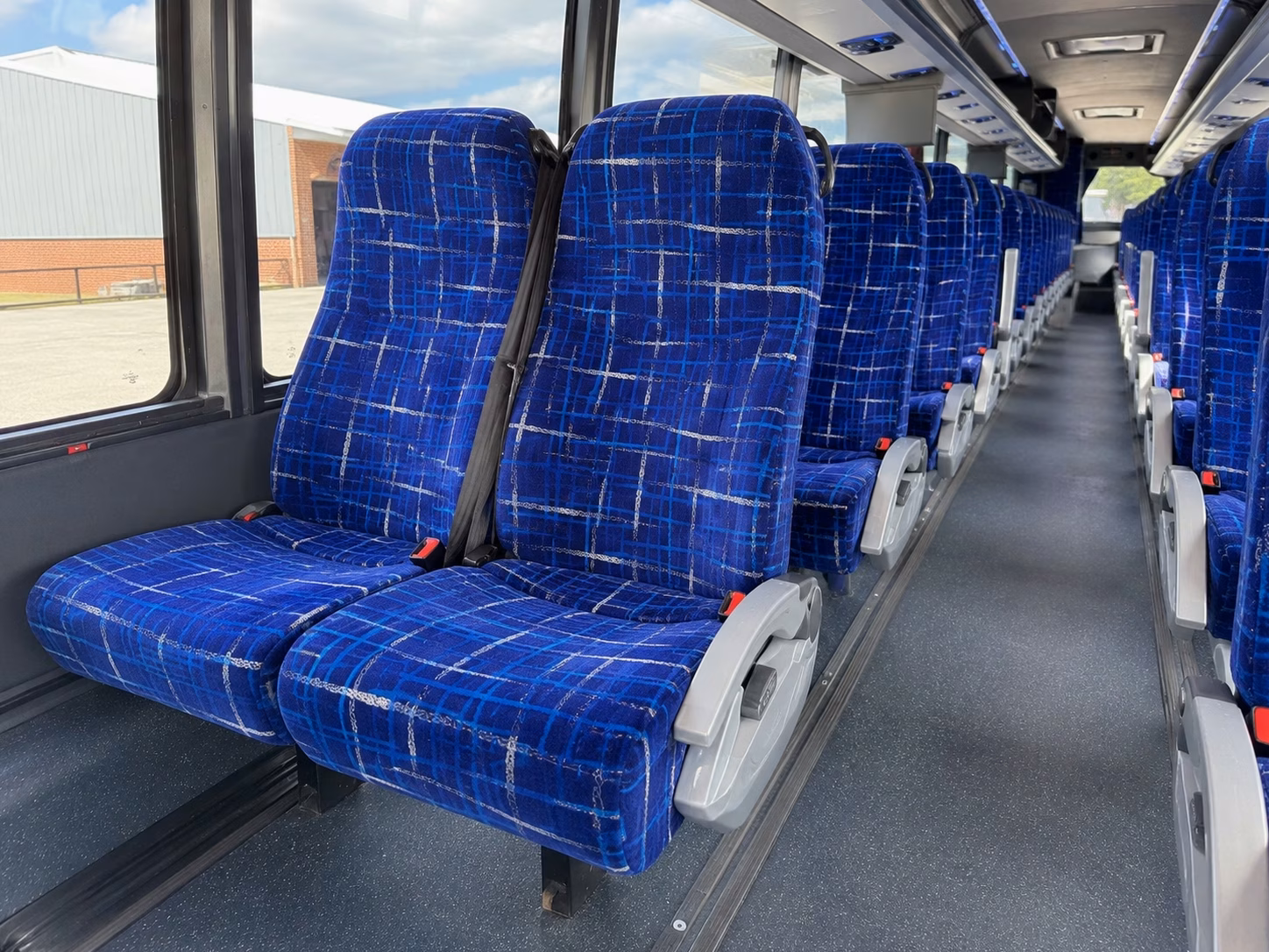 how where and when you re traveling affects kansas city charter bus rental rates